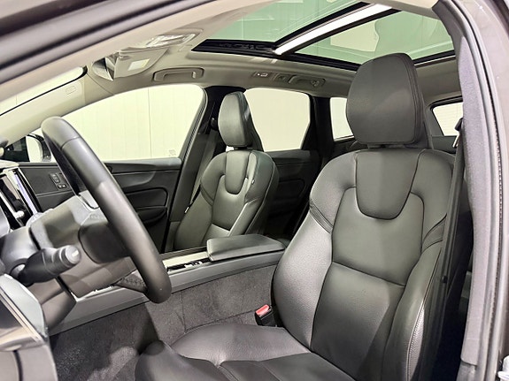 Volvo XC60 10 of 22