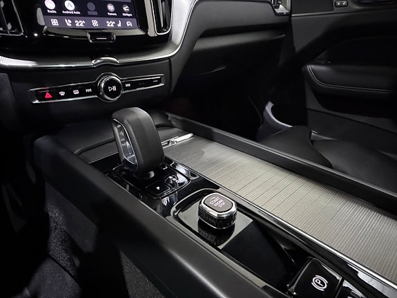 Volvo XC60 18 of 22