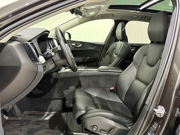 Volvo XC60 9 of 22