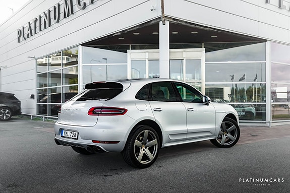 Porsche Macan S 2 of 20