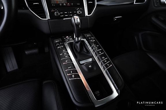 Porsche Macan S 12 of 20