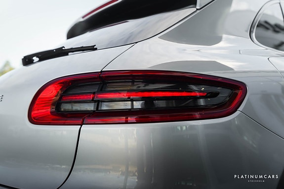 Porsche Macan S 19 of 20