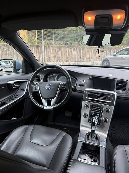 Volvo V60 4 of 6
