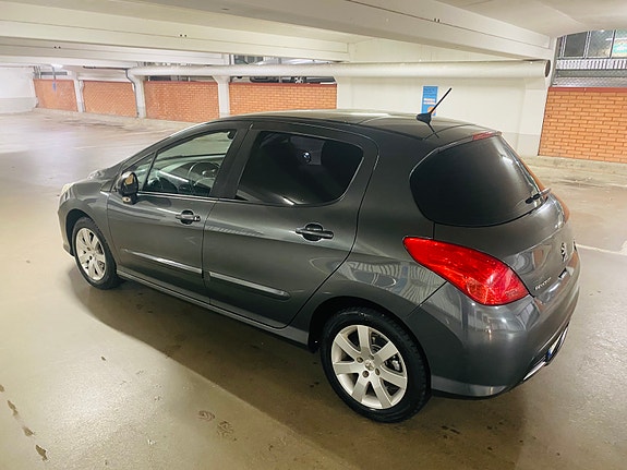 Peugeot 308 4 of 6
