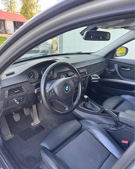 BMW 318d 3 of 9