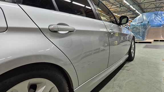 BMW 318d 6 of 9