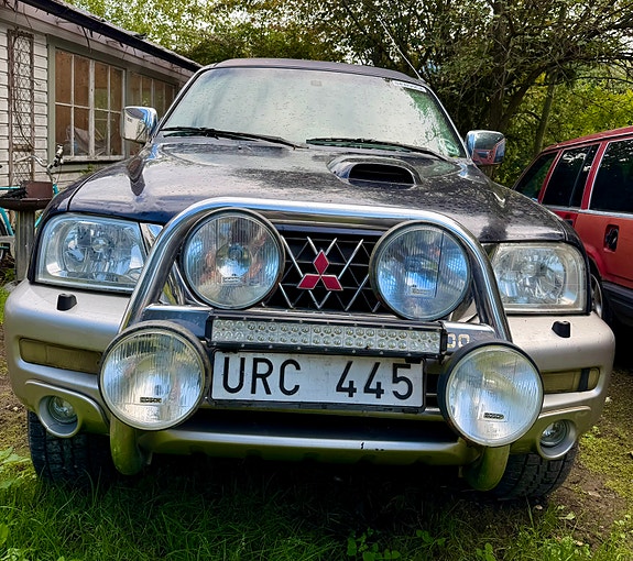 Mitsubishi L200 2 of 4