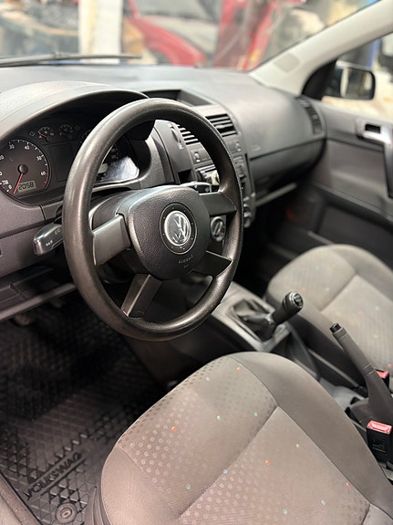 Volkswagen Polo 8 of 9