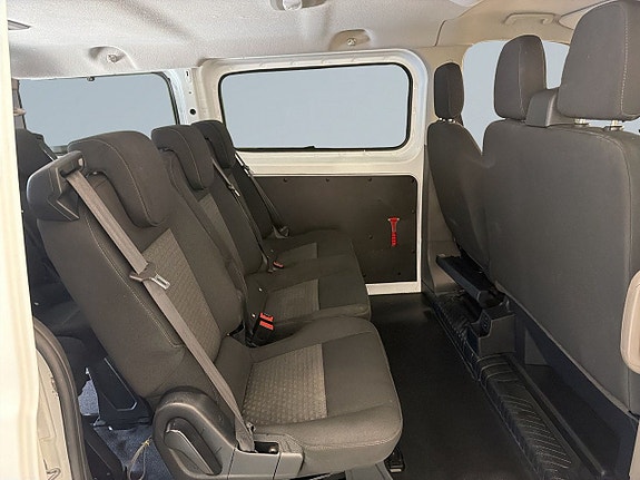 Ford Transit Custom 9 of 11