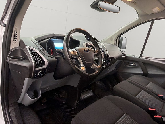Ford Transit Custom 8 of 11