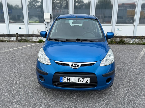 Hyundai i10 2 of 13