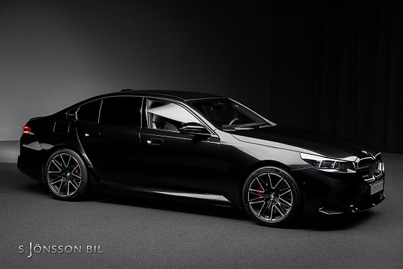 BMW M5 8 of 30