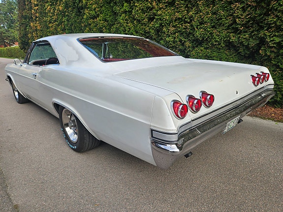 Chevrolet Impala 4 of 10