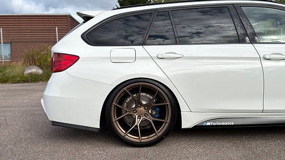 BMW 320d 24 of 24