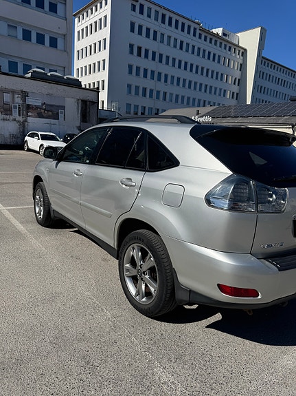 Lexus RX400h 2 of 16