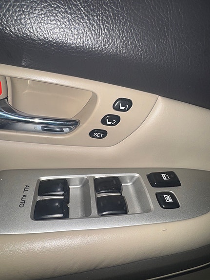 Lexus RX400h 8 of 16