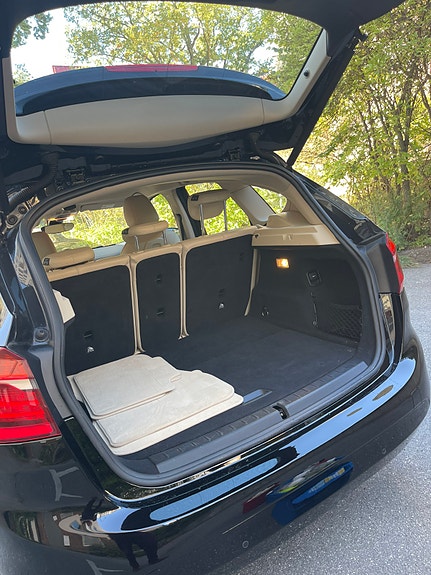 BMW 216d 14 of 15