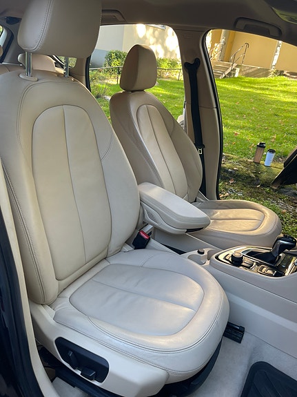 BMW 216d 10 of 15