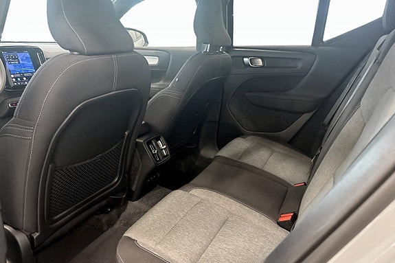 Volvo XC40 16 of 23