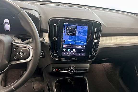 Volvo XC40 11 of 23