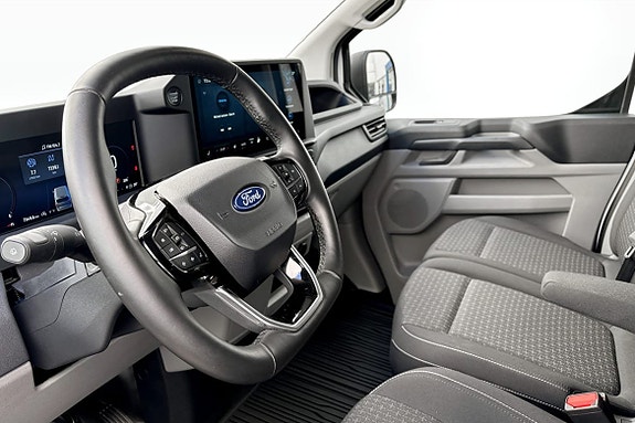 Ford Transit Custom 8 of 14
