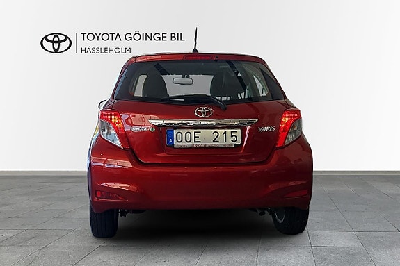 Toyota Yaris 4 of 16