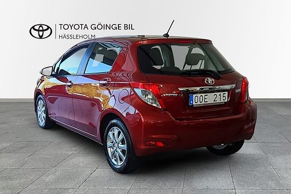Toyota Yaris 2 of 16