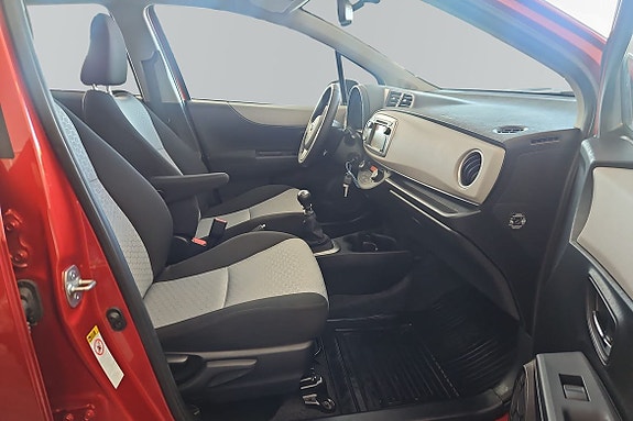 Toyota Yaris 6 of 16