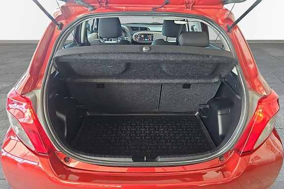 Toyota Yaris 10 of 16