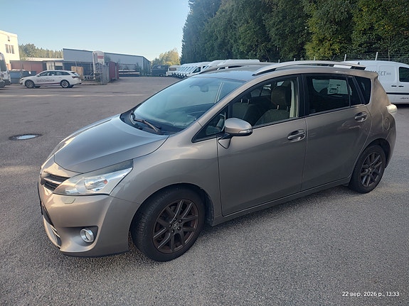 Toyota Verso 2 of 5