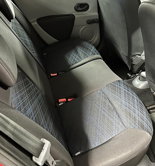 Renault Clio 15 of 18