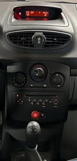 Renault Clio 18 of 18