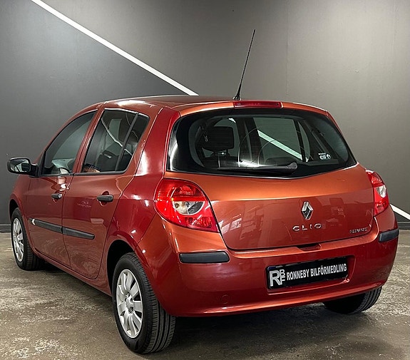 Renault Clio 6 of 18
