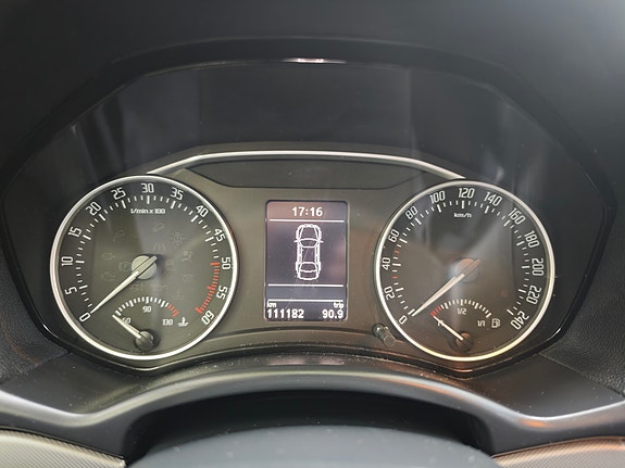 Skoda Octavia 8 of 12