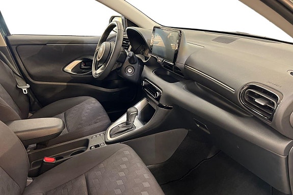 Toyota Yaris 7 of 21