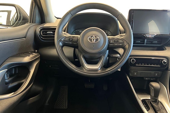 Toyota Yaris 11 of 21