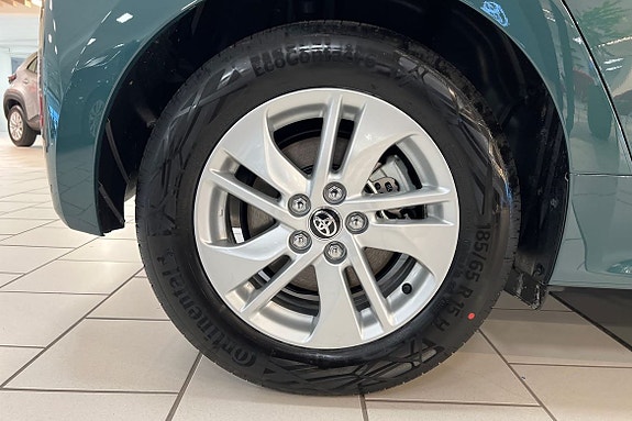 Toyota Yaris 17 of 21