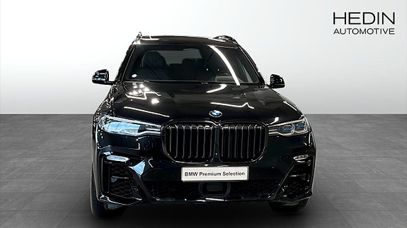 BMW X7 8 of 9