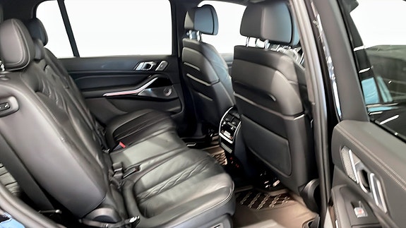 BMW X7 5 of 9