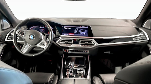 BMW X7 4 of 9