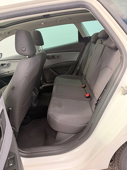 Seat Leon 9 of 18