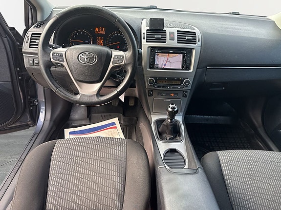 Toyota Avensis 8 of 21