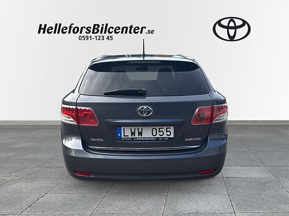 Toyota Avensis 4 of 21