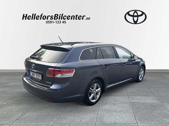 Toyota Avensis 18 of 21