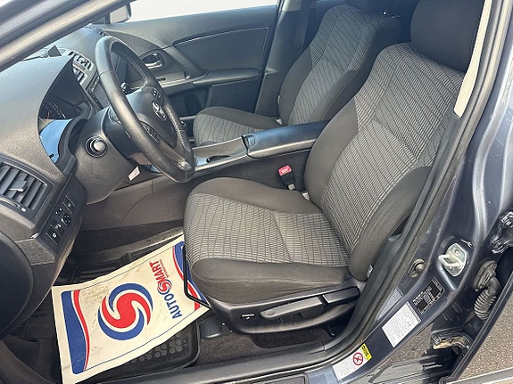 Toyota Avensis 12 of 21