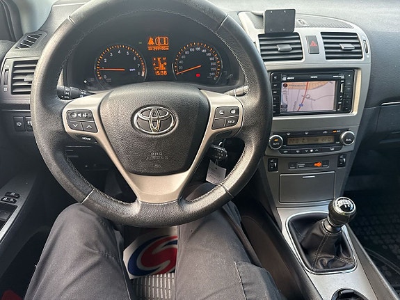 Toyota Avensis 9 of 21