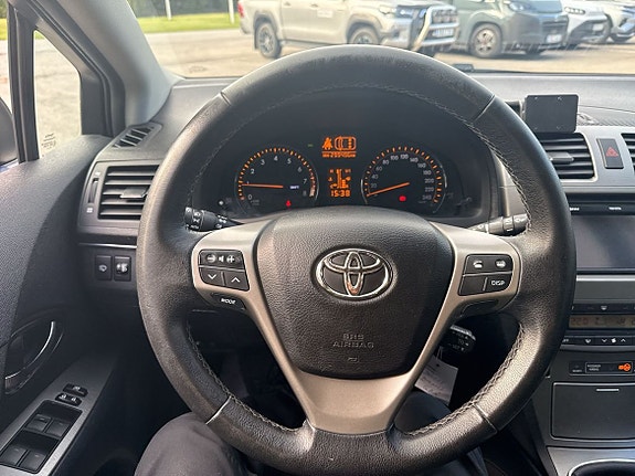 Toyota Avensis 13 of 21
