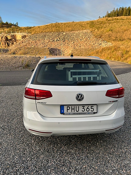 Volkswagen Passat 3 of 6