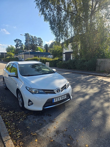 Toyota Auris 11 of 19
