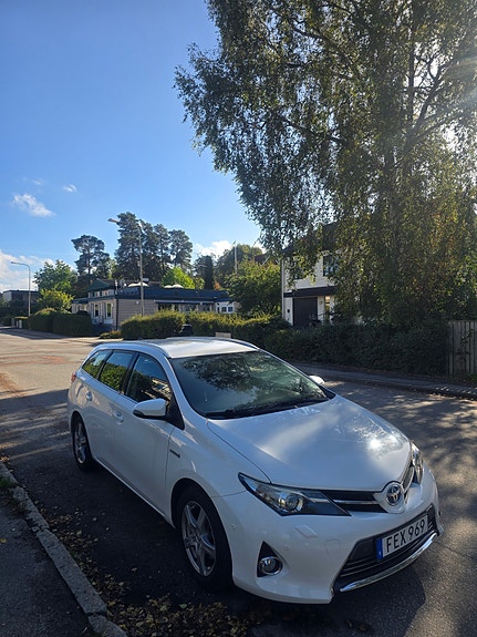 Toyota Auris 5 of 19
